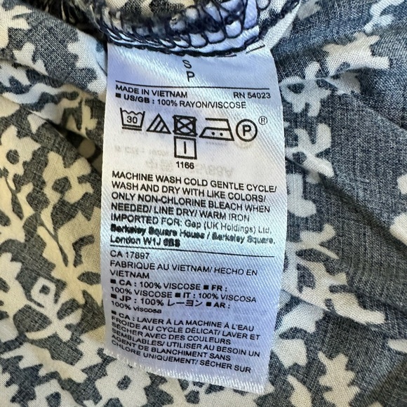 Gap women’s blouse size small - Picture 4 of 8